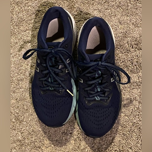 ASICS- Gel- Kayano 28 - Picture 3 of 7